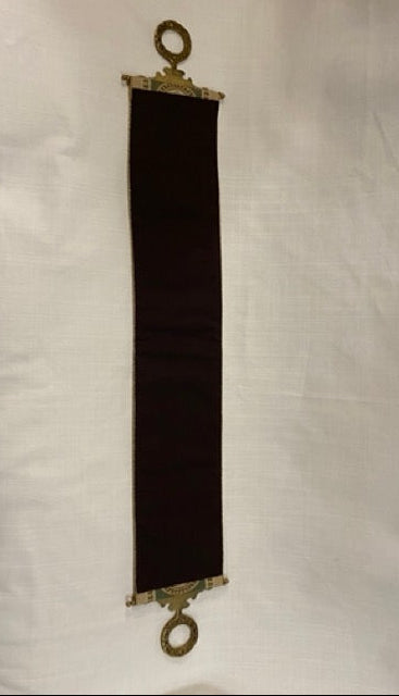 Mansión Dorada – Tapiz vintage con tirador de campana y punta de latón
