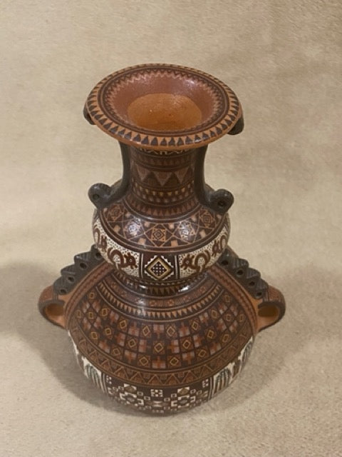 Artful Vessel – Antonio Olave Handcrafted Pottery (6")