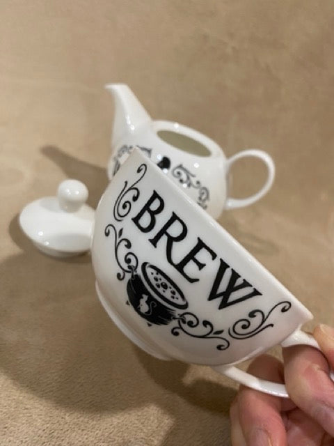 Autumn Ritual – “Witches Brew” Tea for One Set