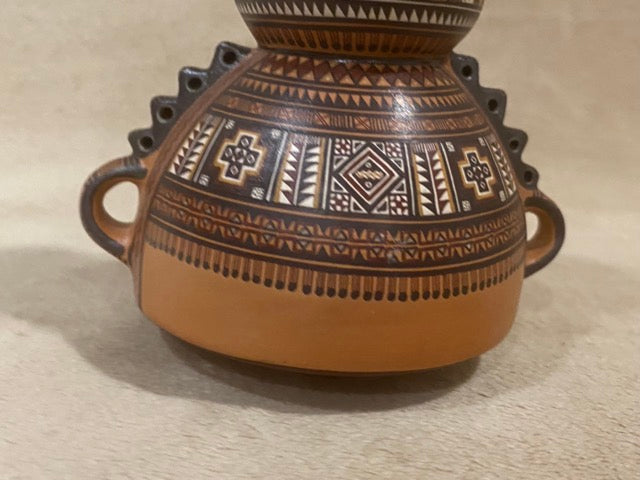 Artful Vessel – Antonio Olave Handcrafted Pottery (6")