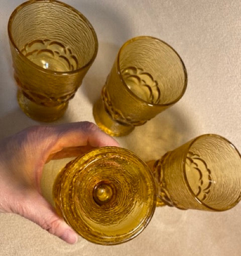 Honeyed Dusk – Set of 4 Amber Textured Footed Goblets