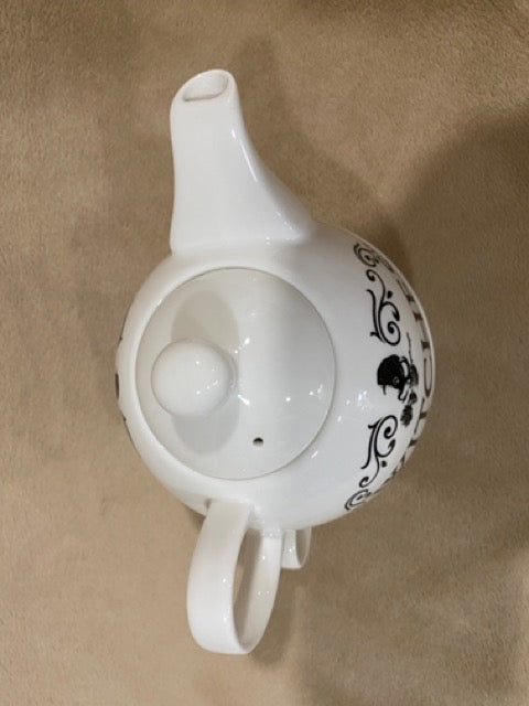 Autumn Ritual – “Witches Brew” Tea for One Set