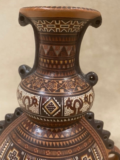 Artful Vessel – Antonio Olave Handcrafted Pottery (6")