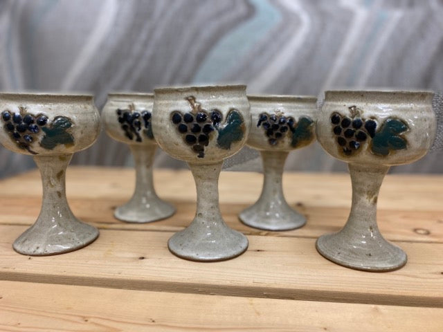 Vineyard Evenings – Handcrafted Wine Goblets with Grape Motif