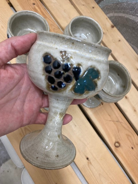 Vineyard Evenings – Handcrafted Wine Goblets with Grape Motif