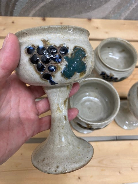 Vineyard Evenings – Handcrafted Wine Goblets with Grape Motif