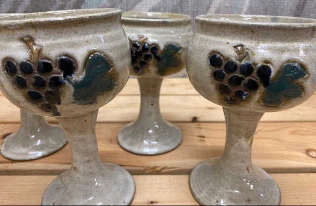 Vineyard Evenings – Handcrafted Wine Goblets with Grape Motif