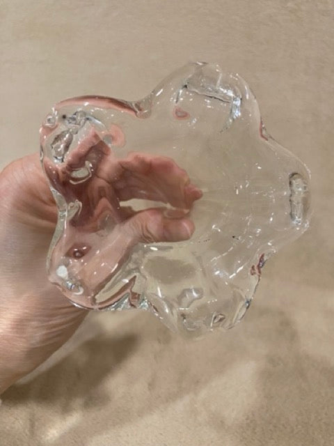 Trumpet Bloom – Vintage Hand-Blown Glass Lily Bud Vase